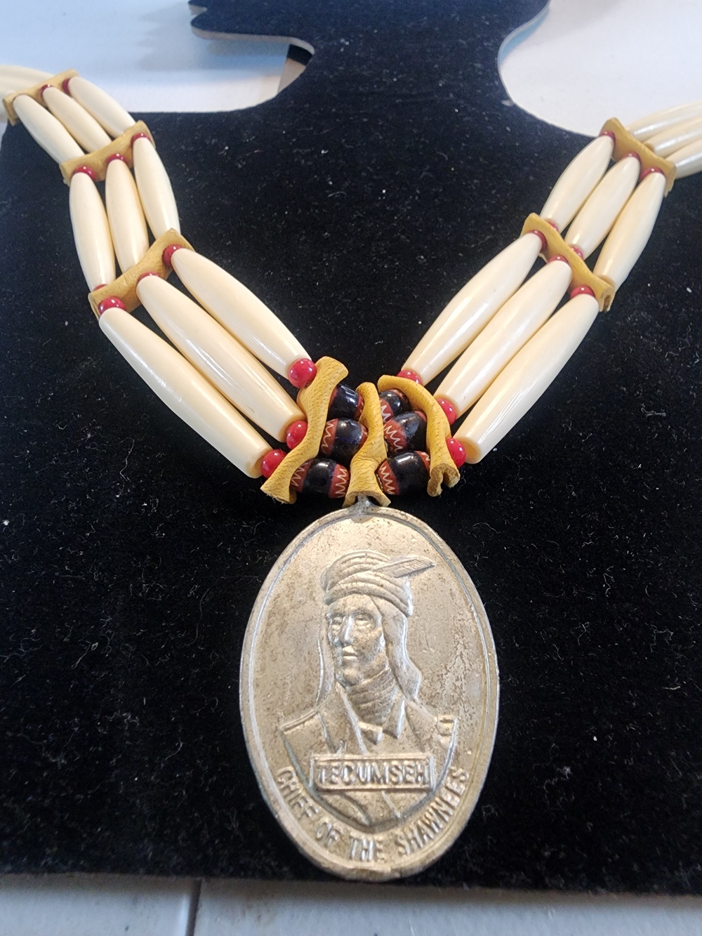 Vintage Bone Hairpipe Choker Necklace Tecumseh Shawnee Pendant Native American